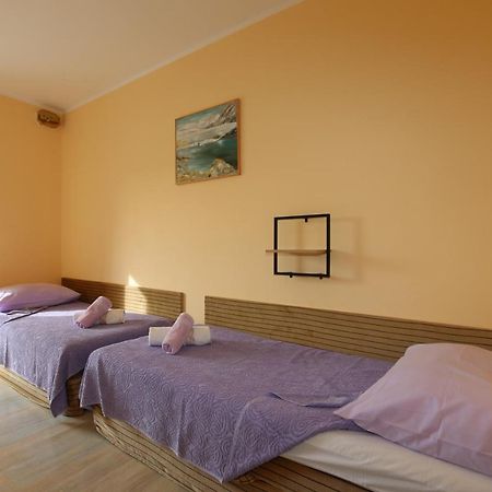 House Zbasnik Villa Klimno Eksteriør billede